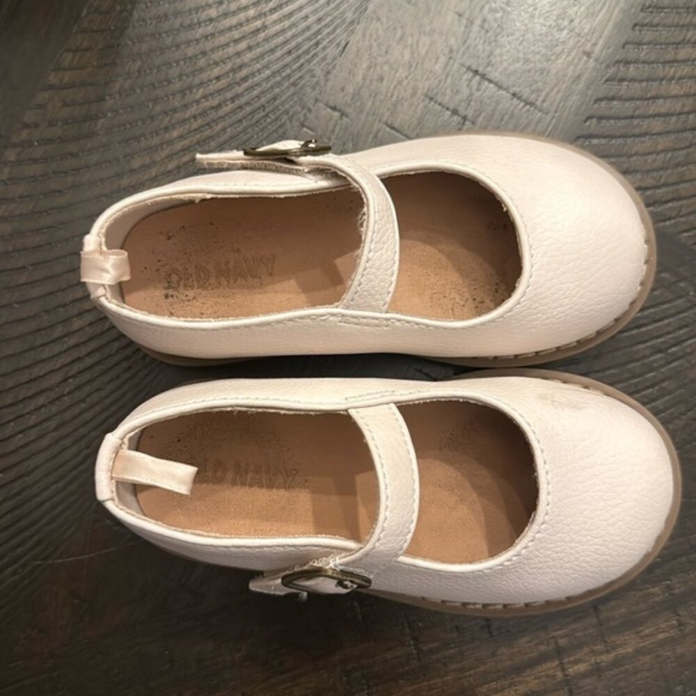 Old Navy Taupe Dress Shoes - 7C